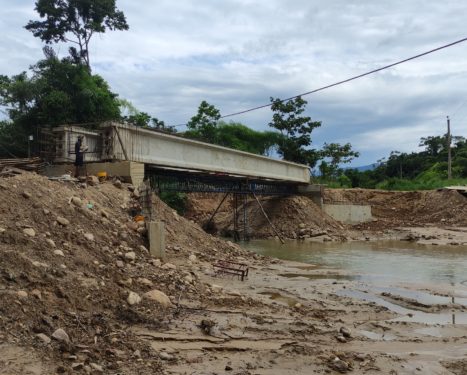 <span id='sec'>#EstamosSaliendoAdelante:</span><br><span id='prim'>FONADIN INSPECCIONA AVANCE EN LA CONSTRUCCIÓN DE PUENTE VEHICULAR EN CHIMORÉ</span>