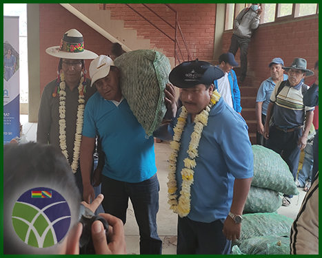 <span id='sec'>#EstamosSaliendoAdelante:</span><br><span id='prim'>Cochabamba: GOBIERNO ENTREGA SEMILLAS E INSUMOS A PRODUCTORES DEL MUNICIPIO DE TAPACARÍ</span>